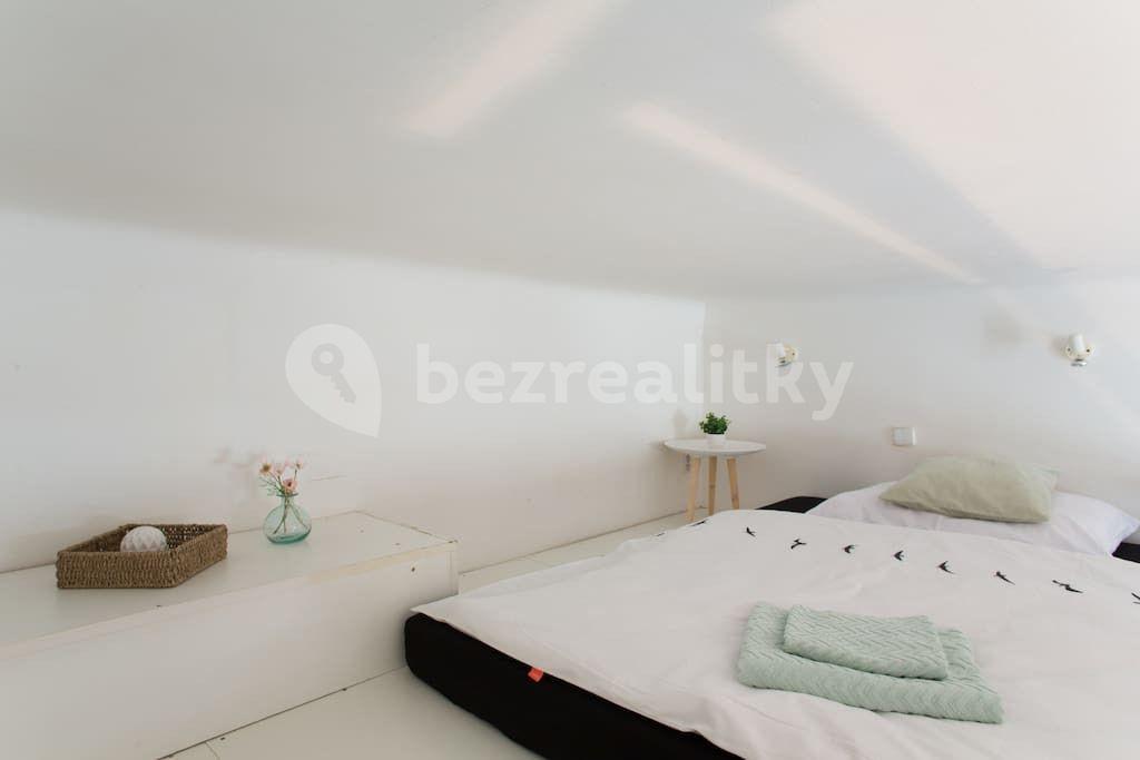 Studio flat to rent, 21 m², Bulharská, Prague, Prague