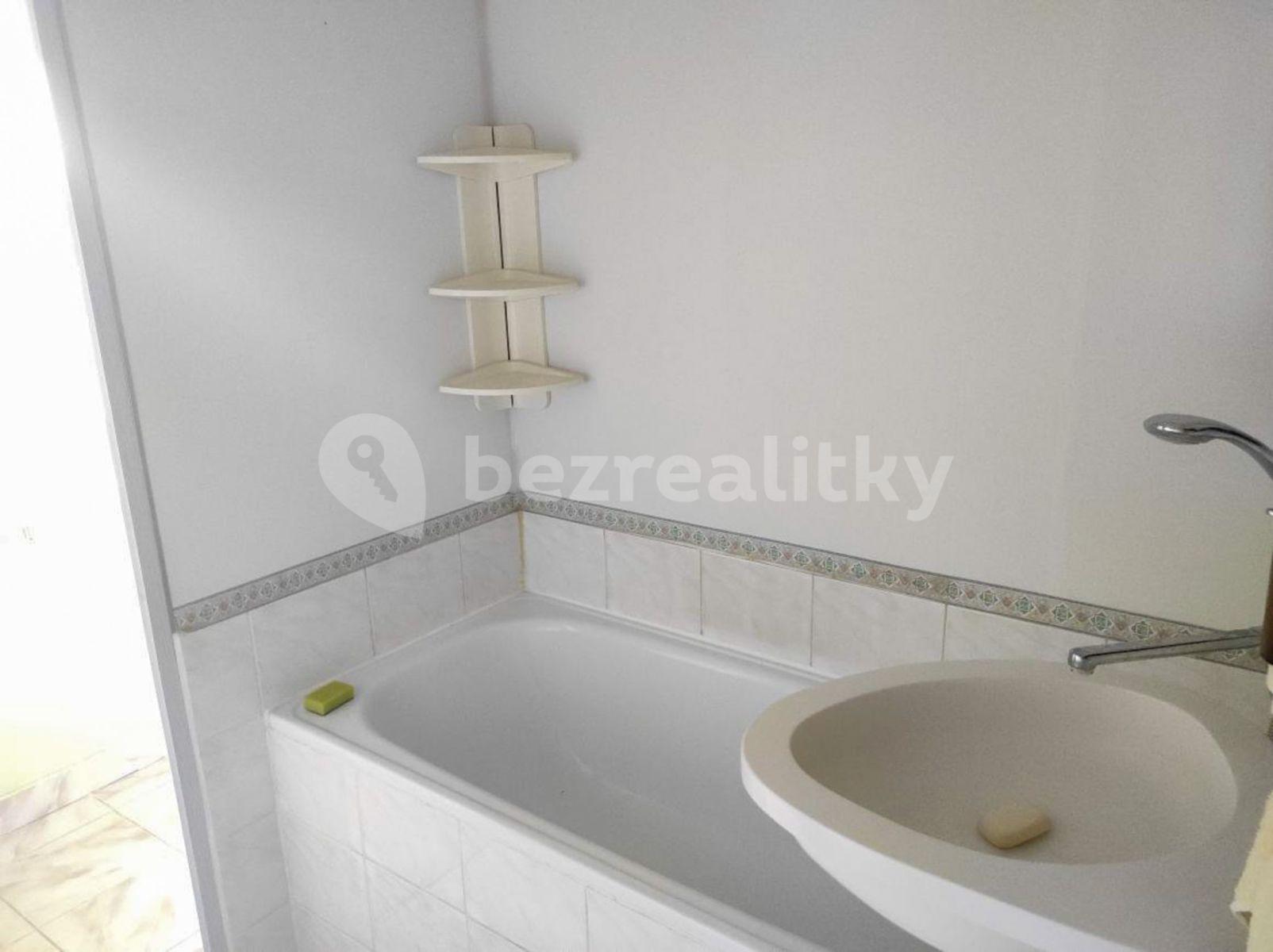 4 bedroom flat for sale, 84 m², Hrubínova, Litoměřice, Ústecký Region