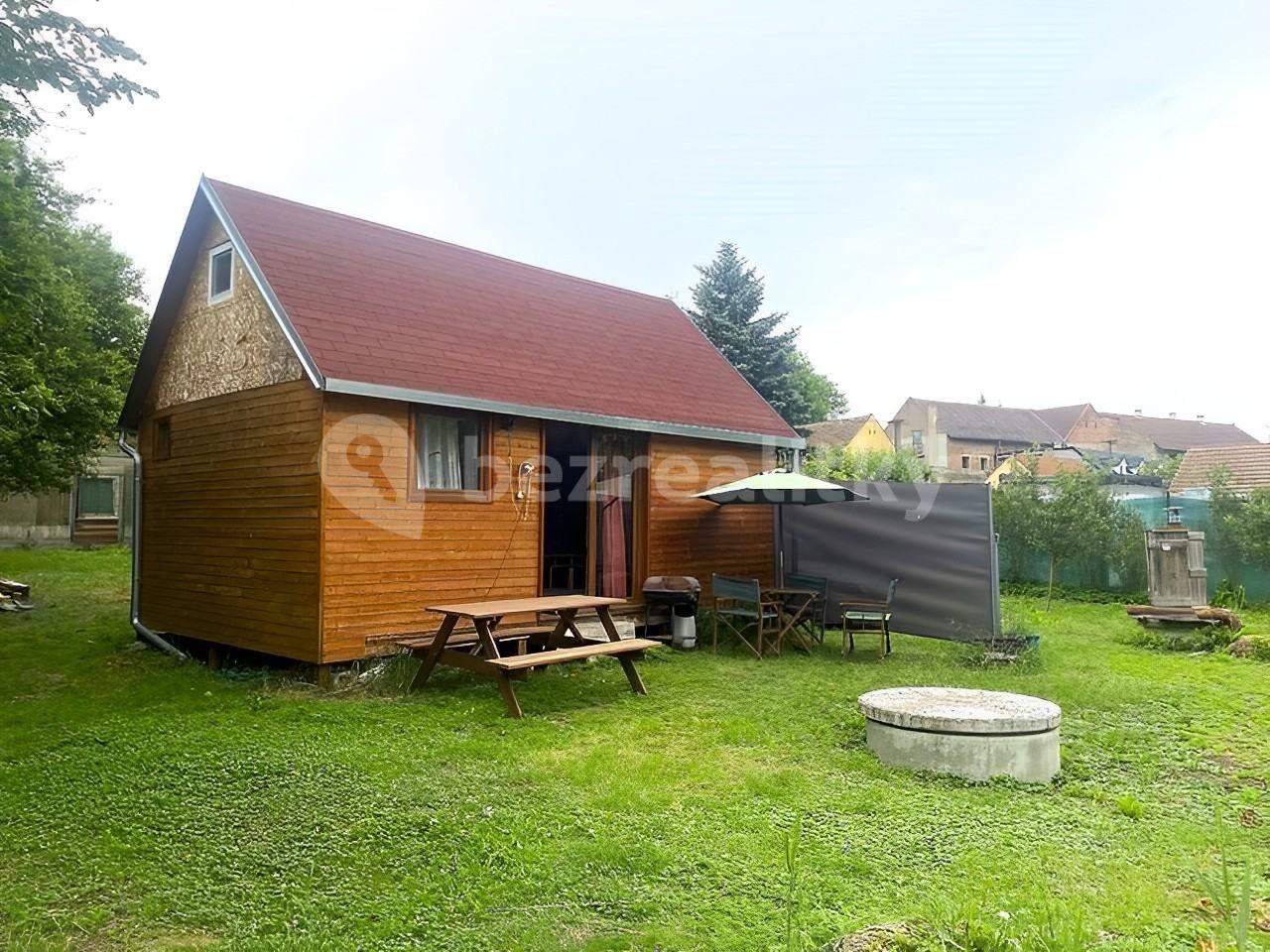 recreational property to rent, 0 m², Kamenný Most, Středočeský Region