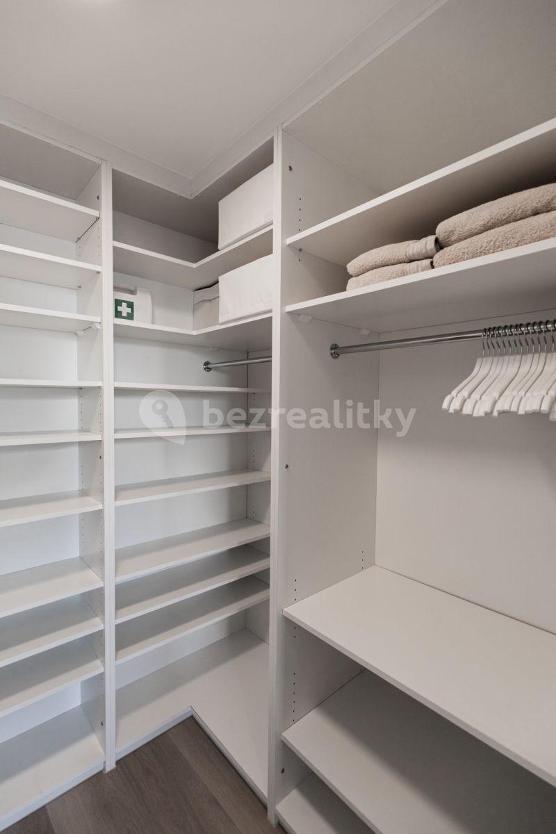 1 bedroom with open-plan kitchen flat to rent, 50 m², Novákových, Prague, Prague