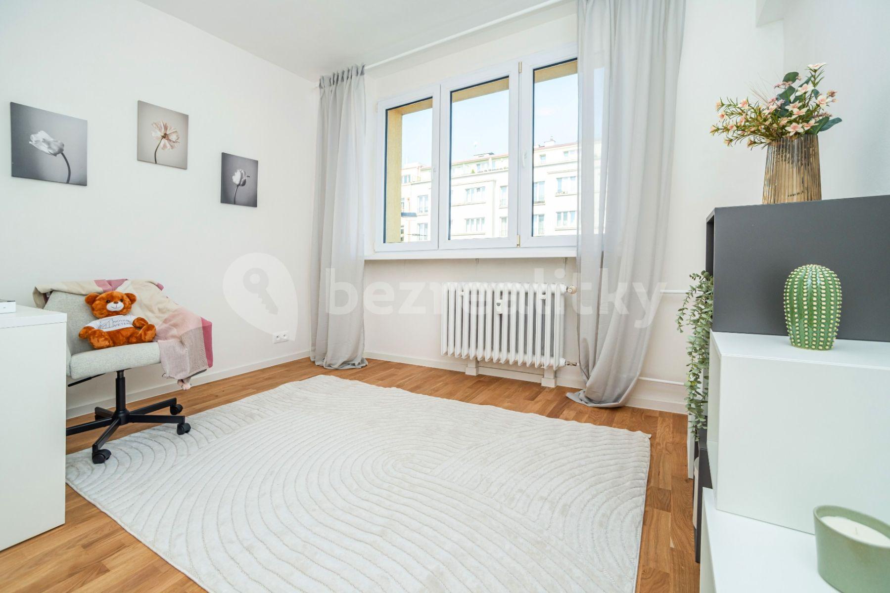 2 bedroom with open-plan kitchen flat for sale, 62 m², Vršovická, Prague, Prague