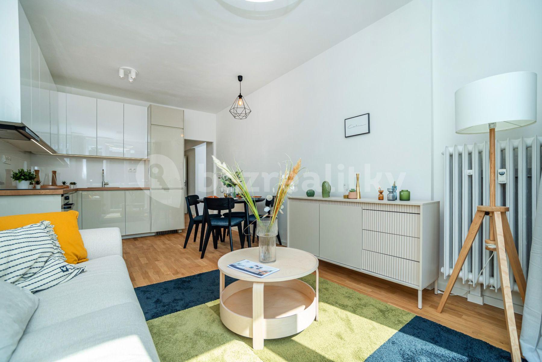 2 bedroom with open-plan kitchen flat for sale, 62 m², Vršovická, Prague, Prague