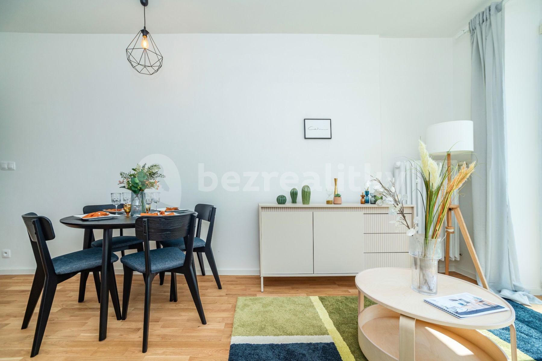 2 bedroom with open-plan kitchen flat for sale, 62 m², Vršovická, Prague, Prague