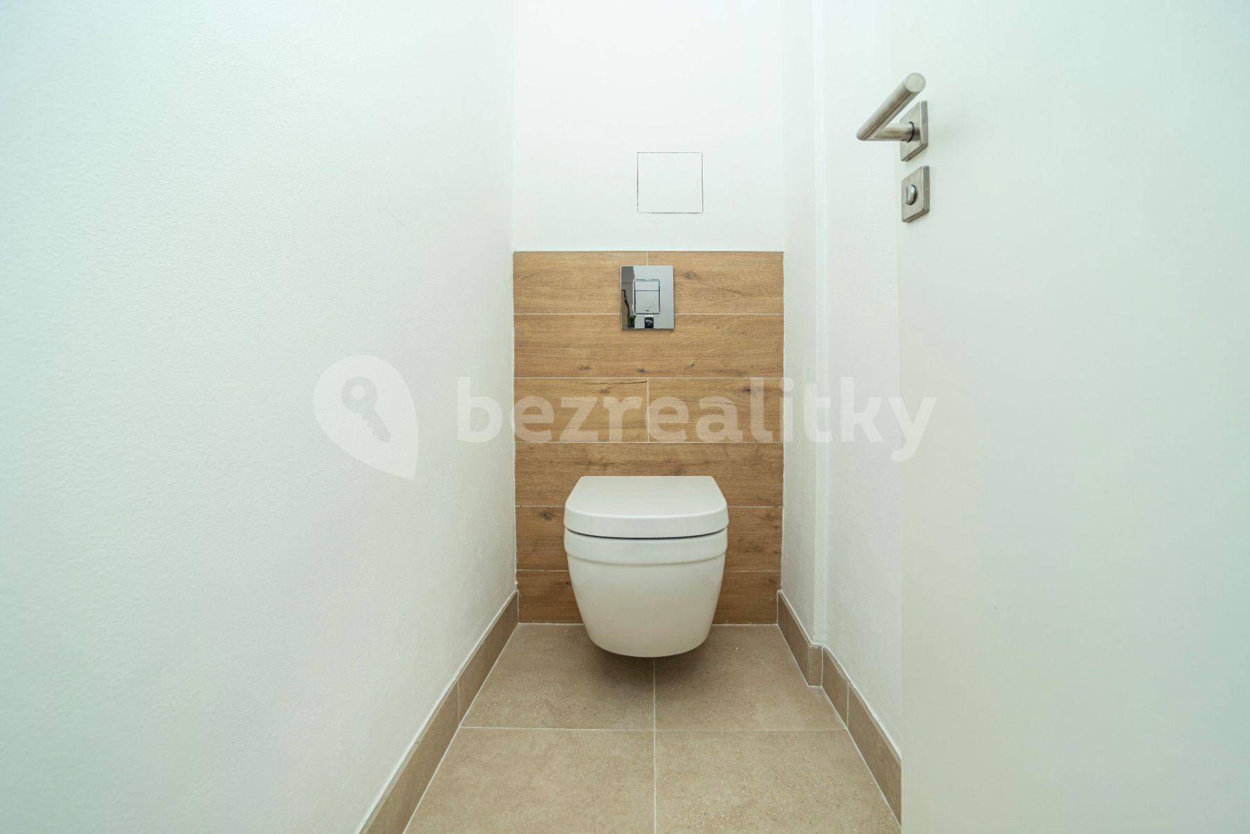 2 bedroom with open-plan kitchen flat for sale, 62 m², Vršovická, Prague, Prague