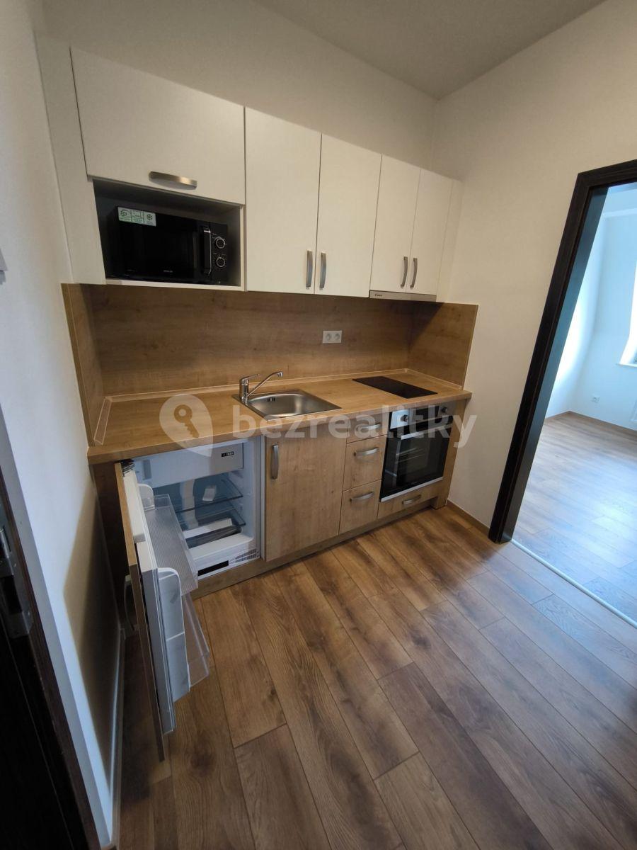 Studio flat to rent, 19 m², Suchdolské náměstí, Prague, Prague