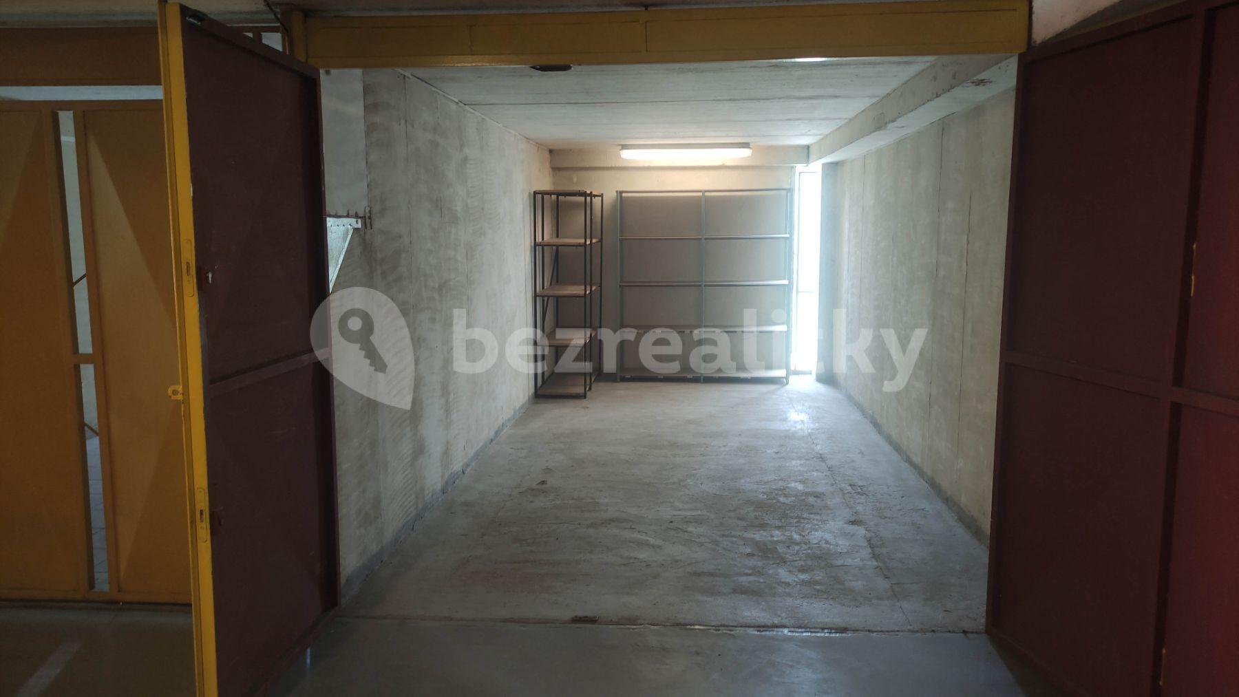 garage to rent, 19 m², Prague, Prague