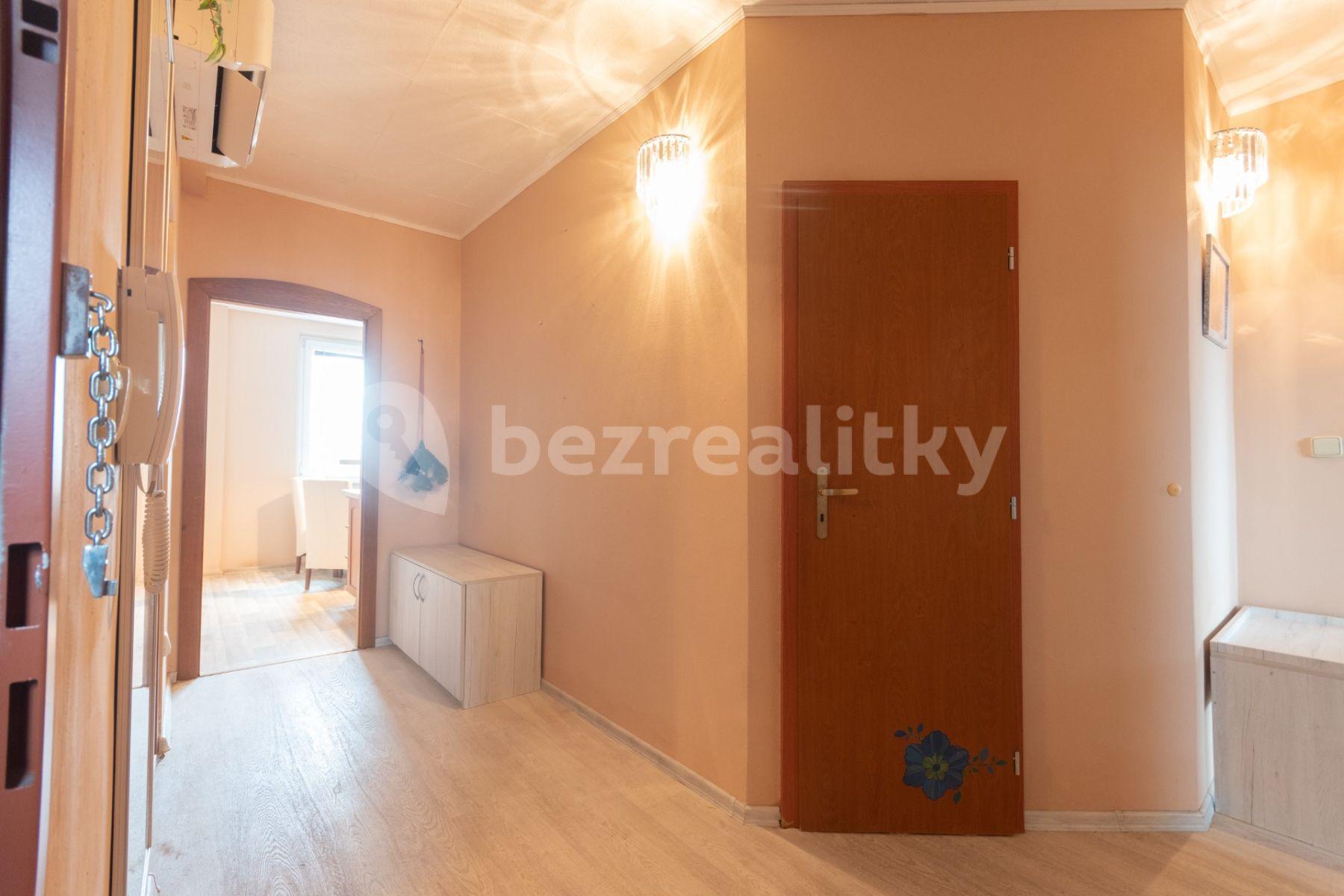 3 bedroom flat for sale, 77 m², Lonkova, Pardubice, Pardubický Region