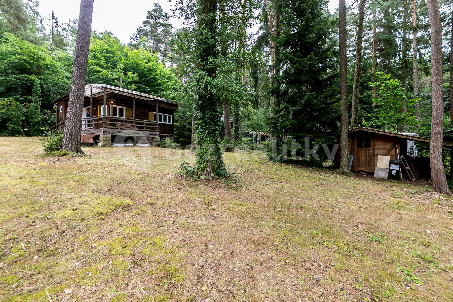 recreational property for sale, 1,226 m², U Vodárny, Jevany, Středočeský Region