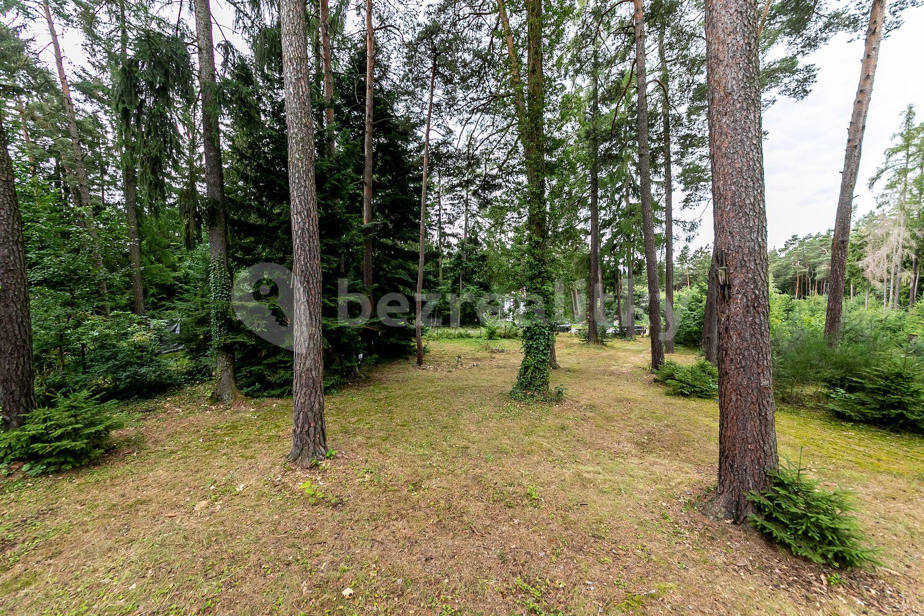 recreational property for sale, 1,226 m², U Vodárny, Jevany, Středočeský Region