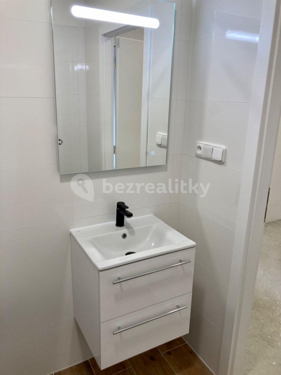 3 bedroom flat for sale, 72 m², Krynická, Prague, Prague