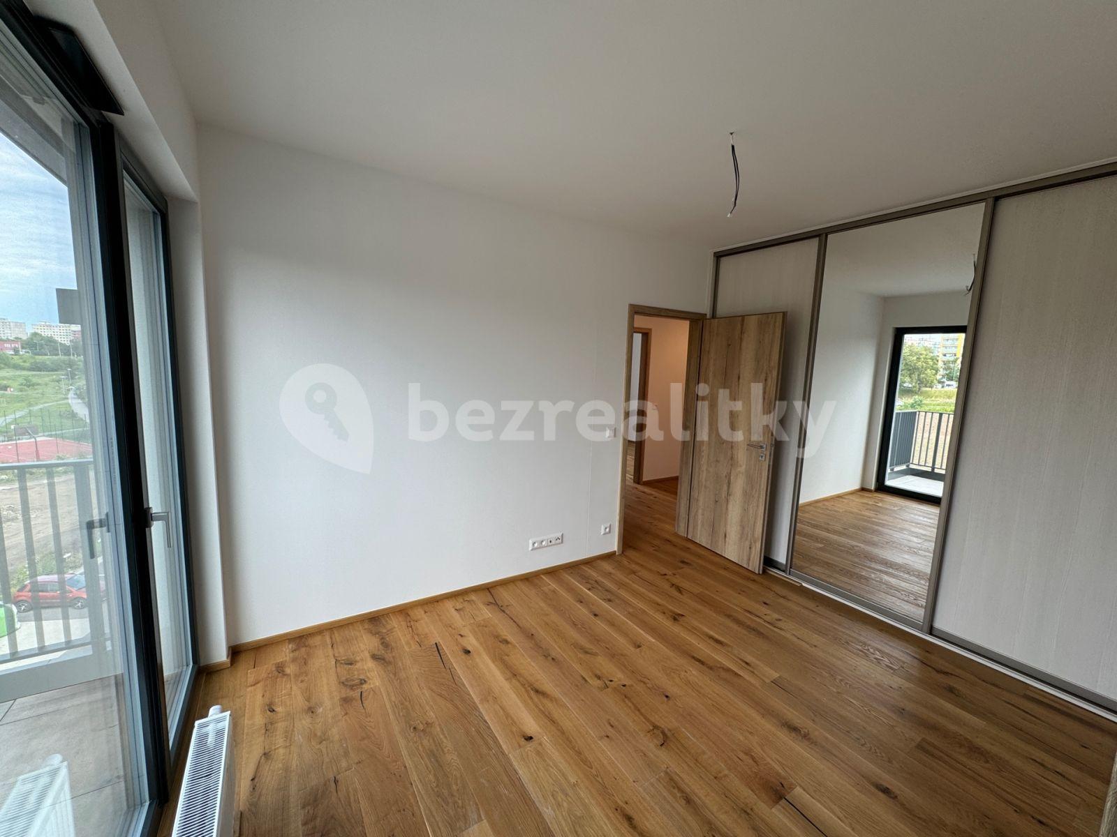 3 bedroom with open-plan kitchen flat to rent, 104 m², Hasilova, Prague, Prague