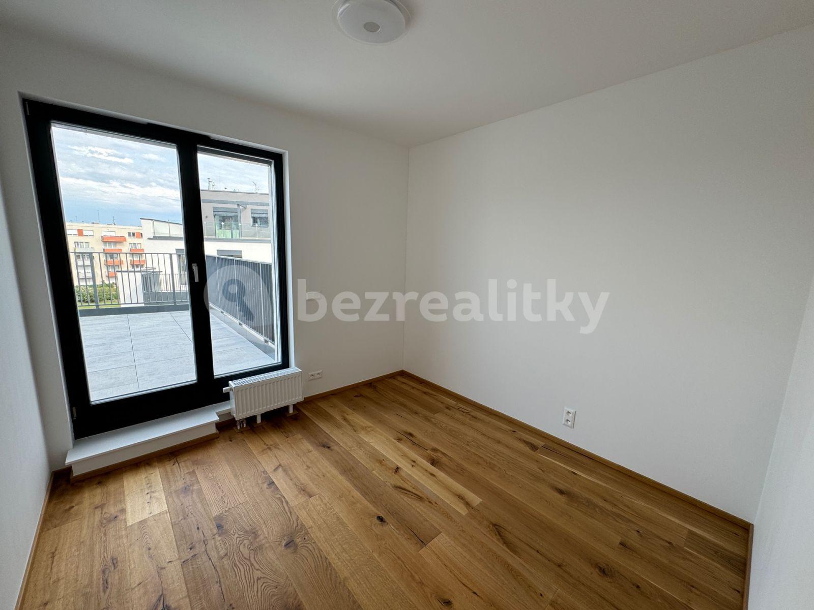 3 bedroom with open-plan kitchen flat to rent, 104 m², Hasilova, Prague, Prague