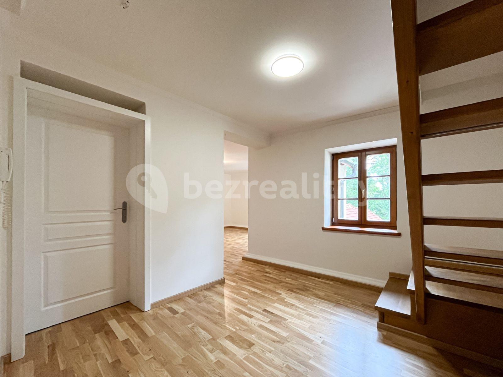 2 bedroom with open-plan kitchen flat to rent, 86 m², Pod Hradištěm, Týnec nad Sázavou, Středočeský Region