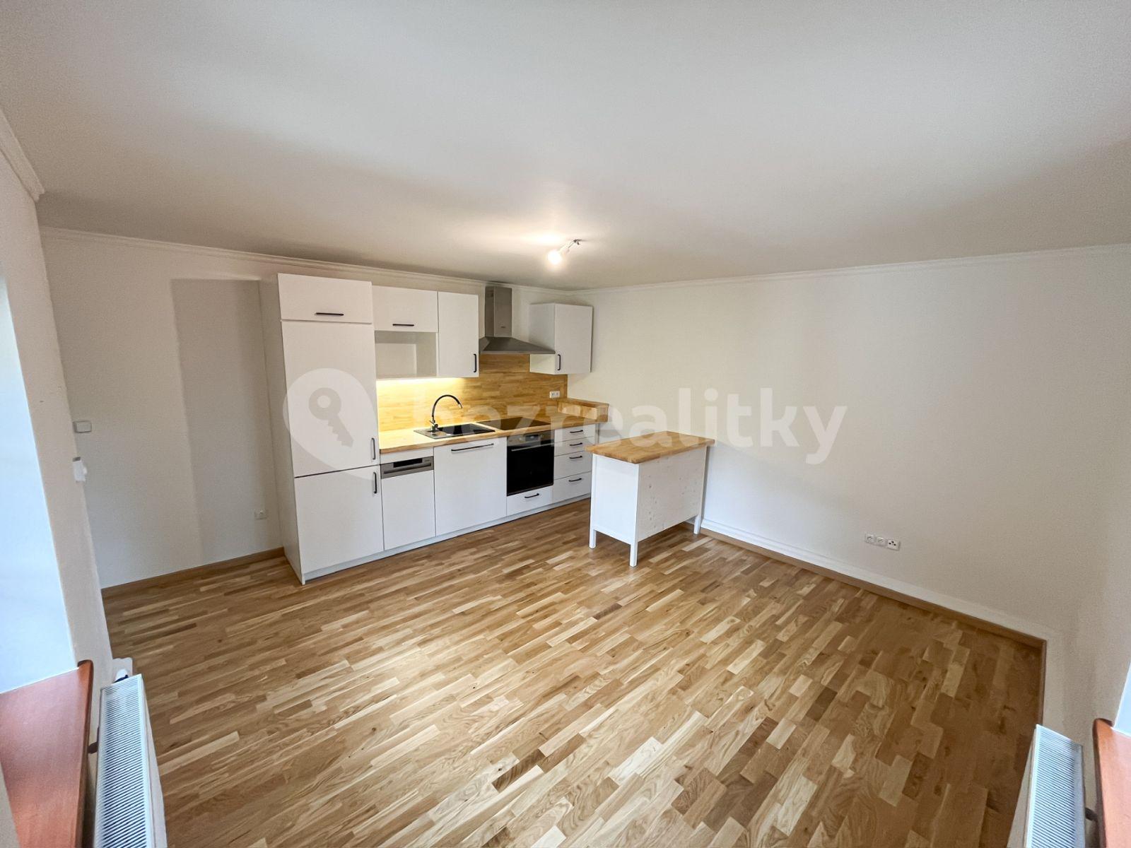 2 bedroom with open-plan kitchen flat to rent, 86 m², Pod Hradištěm, Týnec nad Sázavou, Středočeský Region