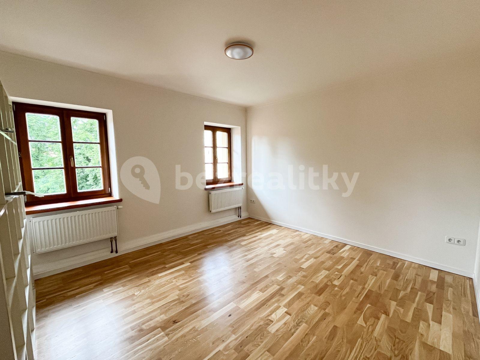 2 bedroom with open-plan kitchen flat to rent, 86 m², Pod Hradištěm, Týnec nad Sázavou, Středočeský Region