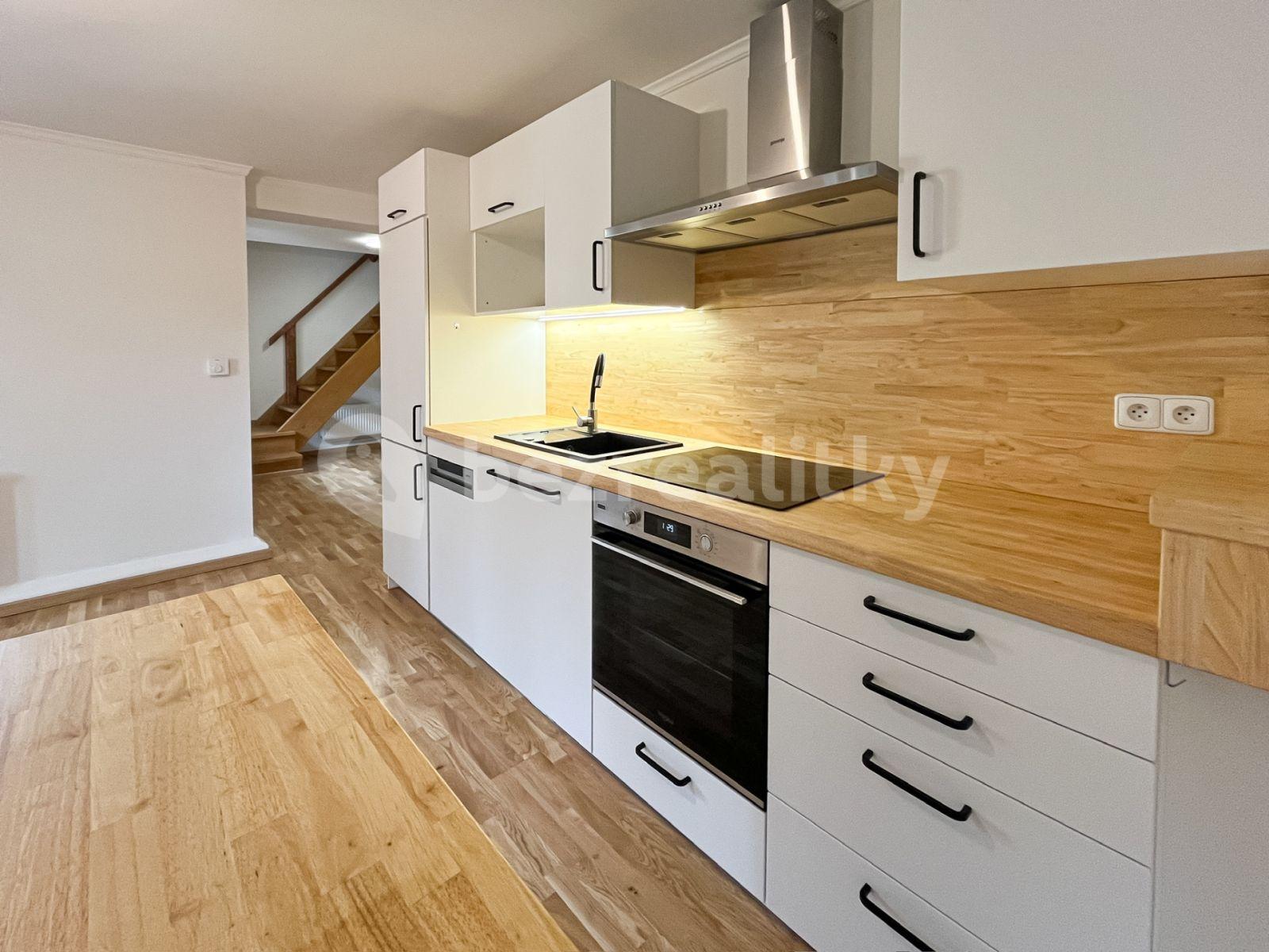 2 bedroom with open-plan kitchen flat to rent, 86 m², Pod Hradištěm, Týnec nad Sázavou, Středočeský Region