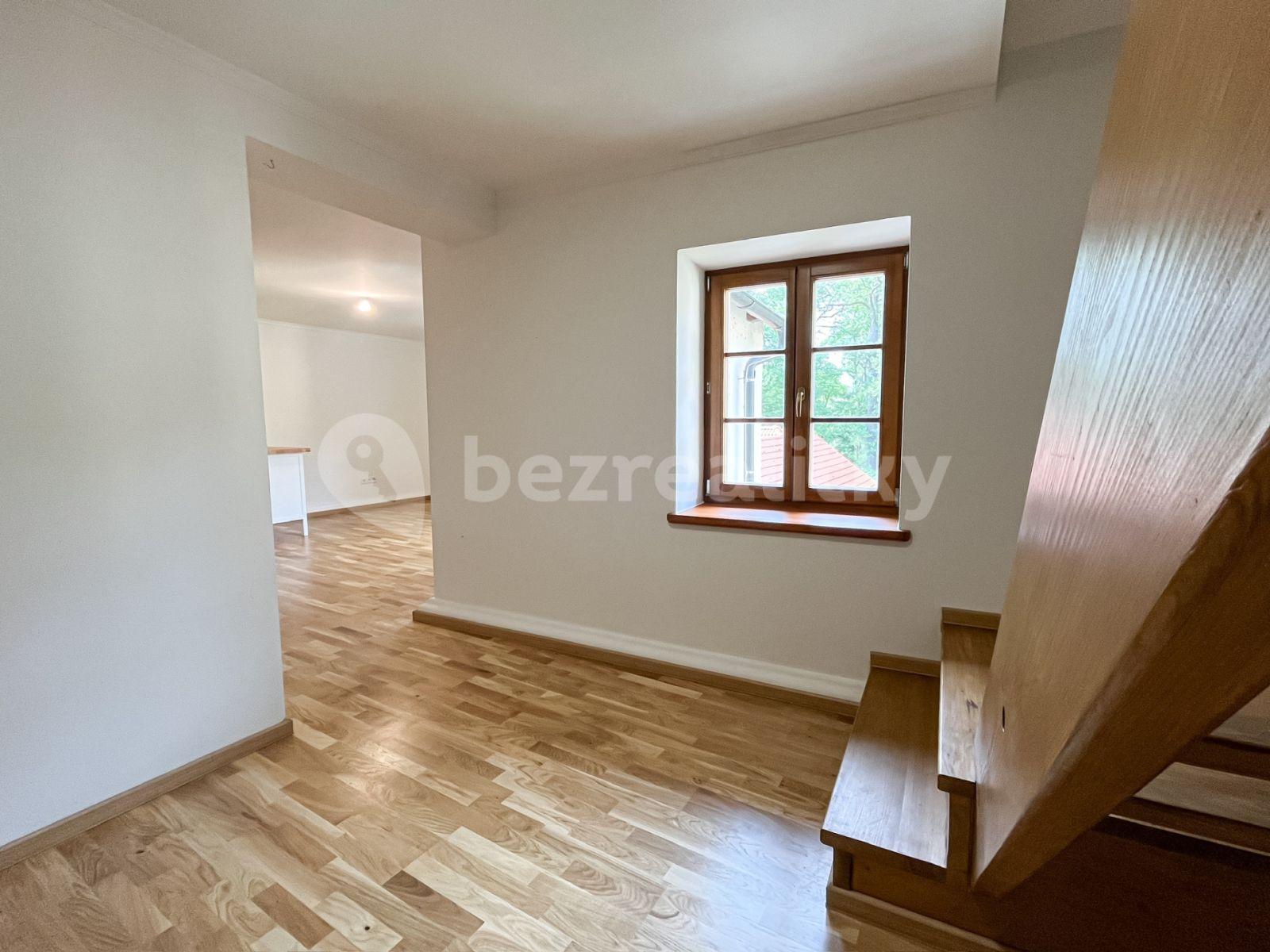 2 bedroom with open-plan kitchen flat to rent, 86 m², Pod Hradištěm, Týnec nad Sázavou, Středočeský Region