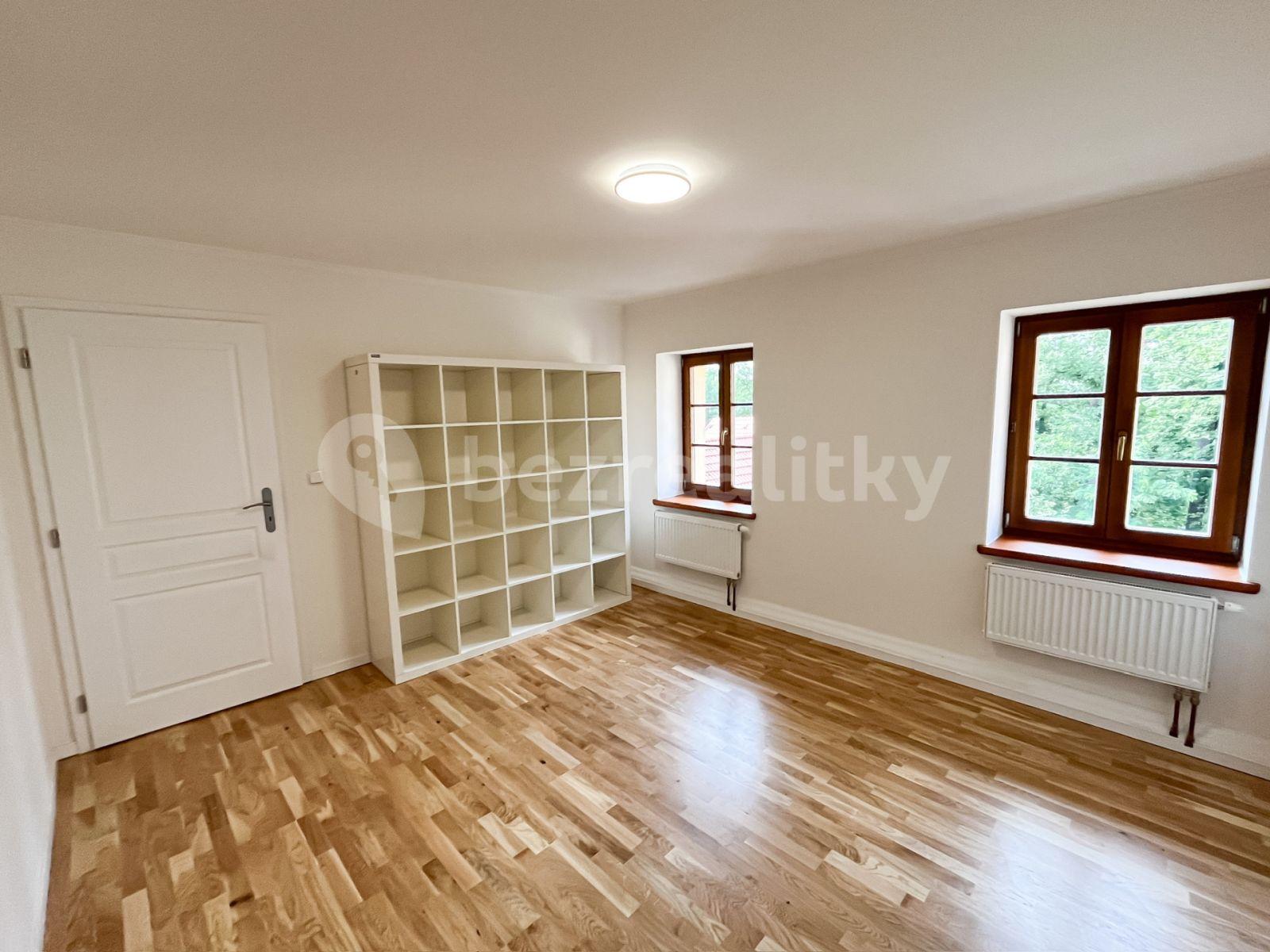 2 bedroom with open-plan kitchen flat to rent, 86 m², Pod Hradištěm, Týnec nad Sázavou, Středočeský Region