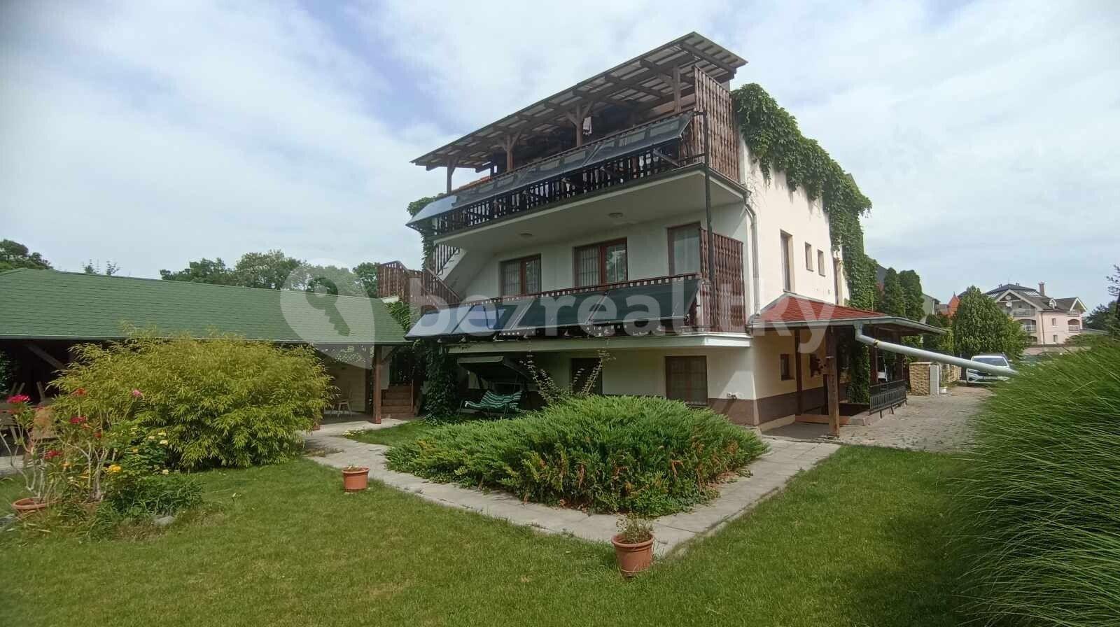 house for sale, 322 m², Turistická, Veľký Meder, Trnavský Region