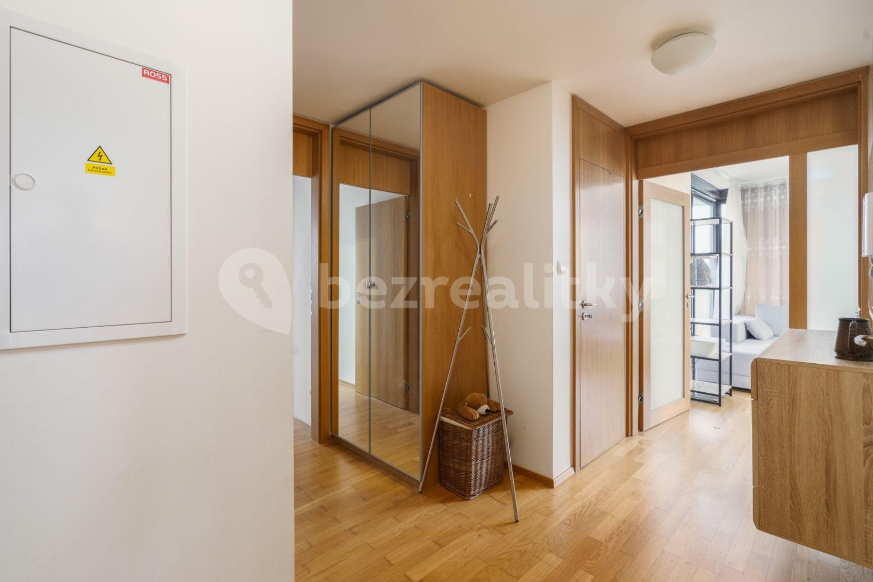 2 bedroom with open-plan kitchen flat for sale, 148 m², Pitterova, Prague, Prague