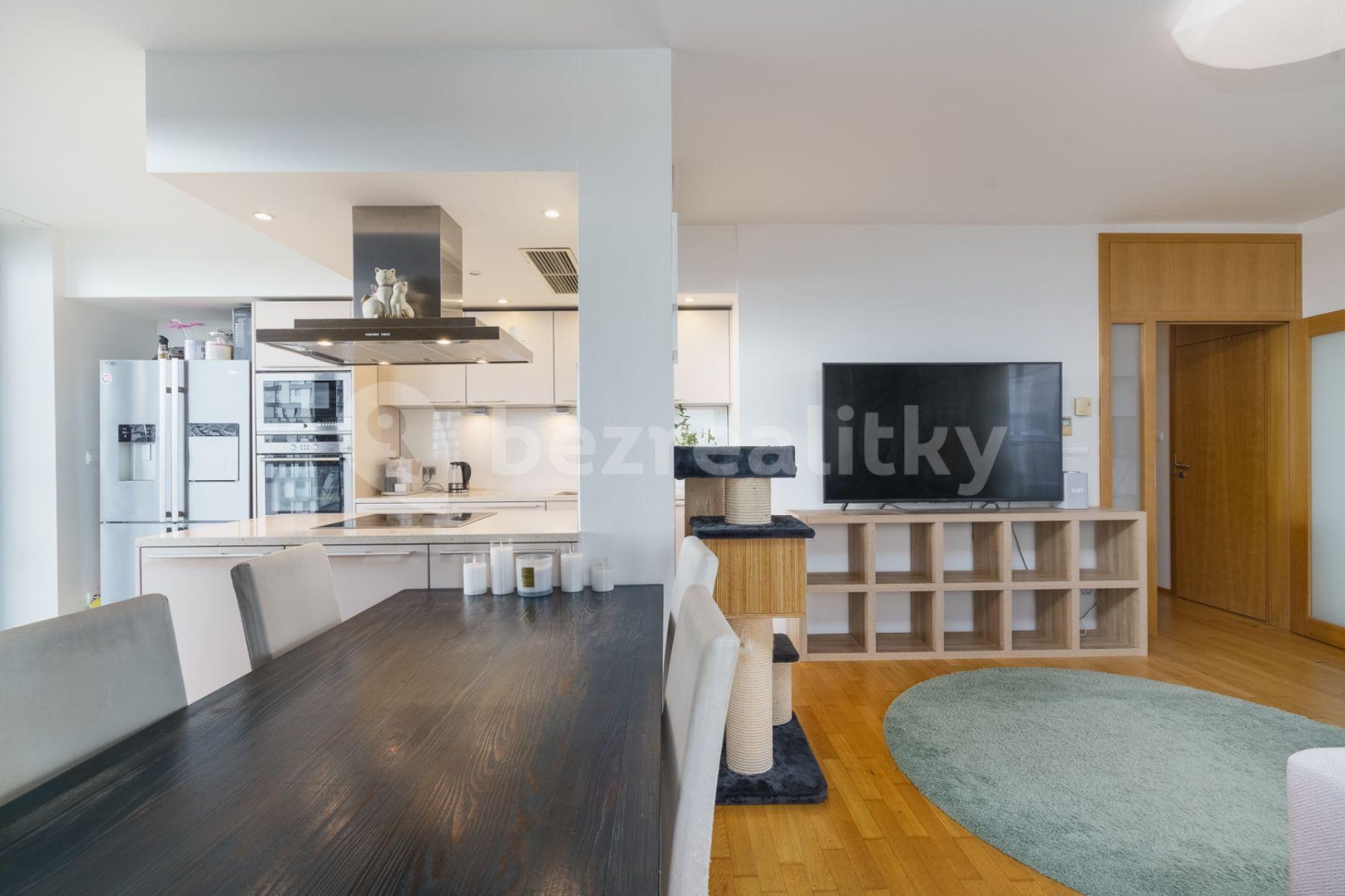 2 bedroom with open-plan kitchen flat for sale, 148 m², Pitterova, Prague, Prague