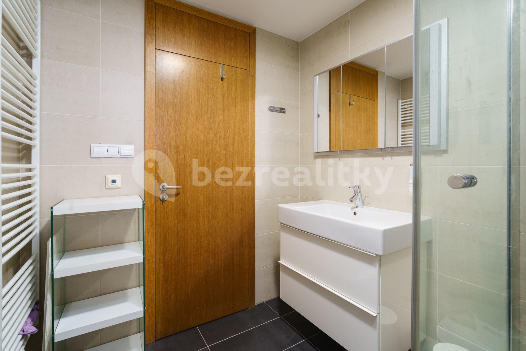 2 bedroom with open-plan kitchen flat for sale, 148 m², Pitterova, Prague, Prague