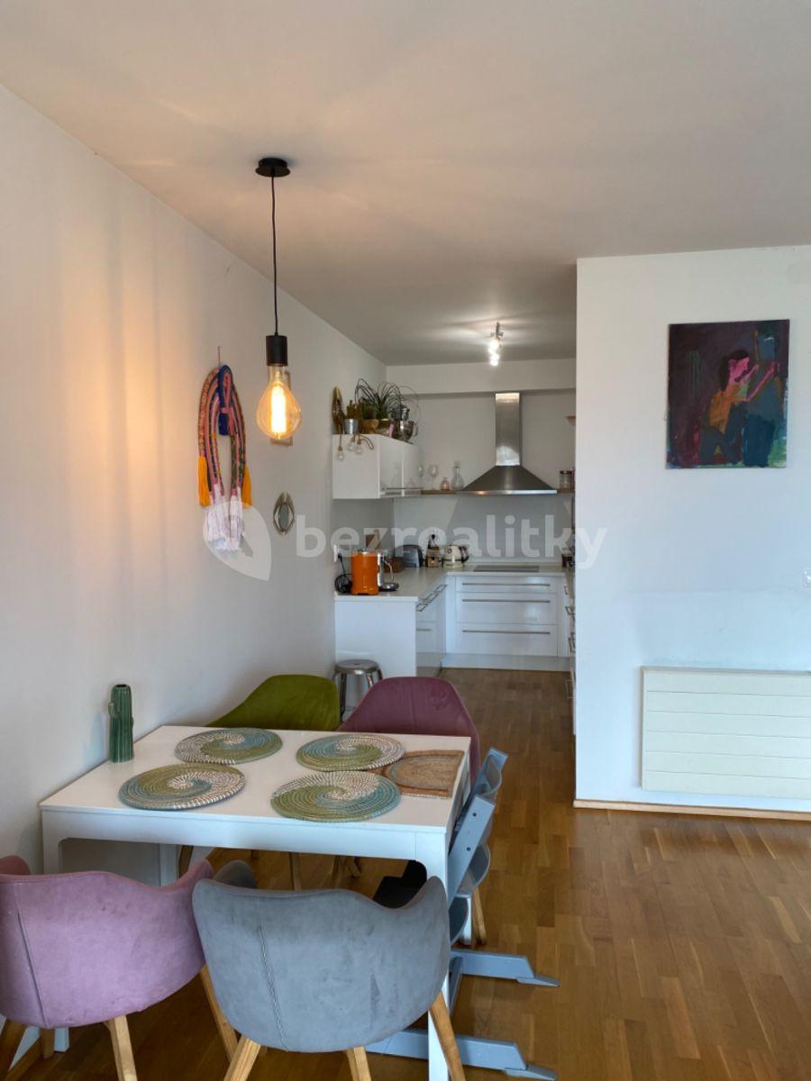 1 bedroom with open-plan kitchen flat for sale, 82 m², V Přístavu, Prague, Prague