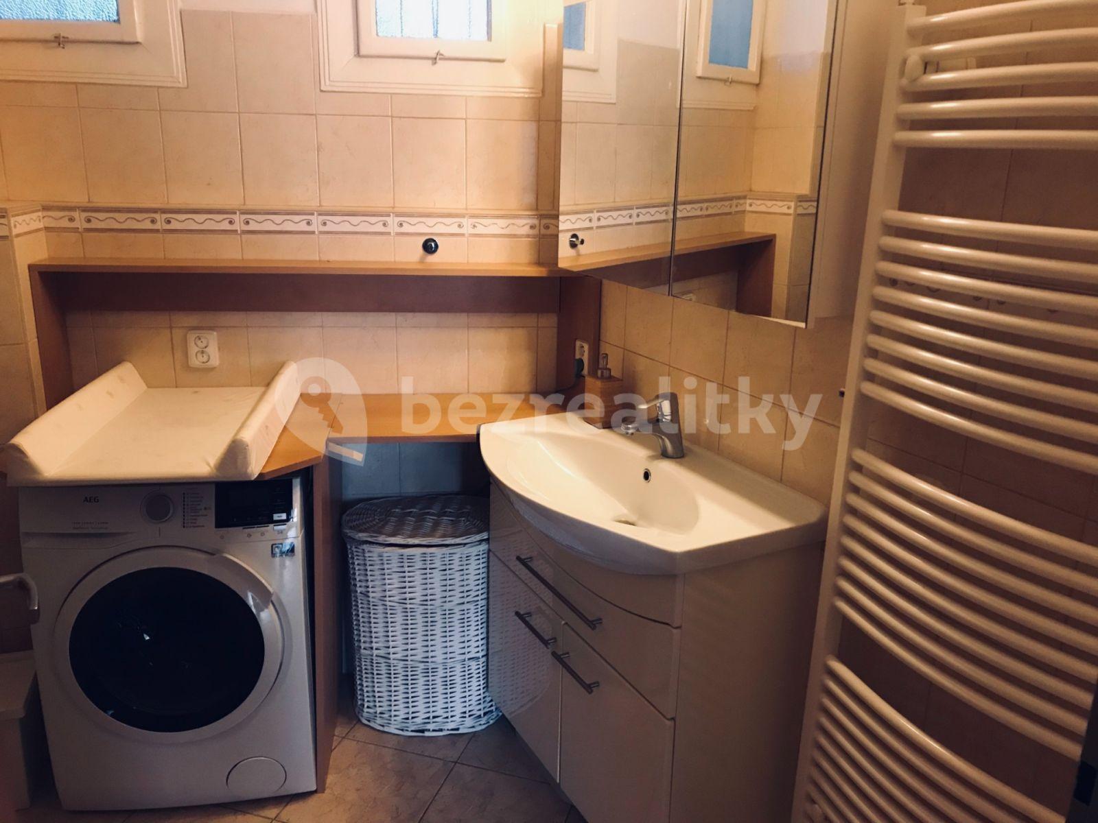 2 bedroom flat for sale, 56 m², Kubelíkova, Prague, Prague