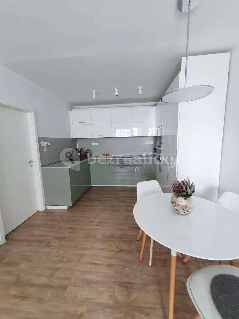 2 bedroom with open-plan kitchen flat for sale, 67 m², Kukelská, Prague, Prague