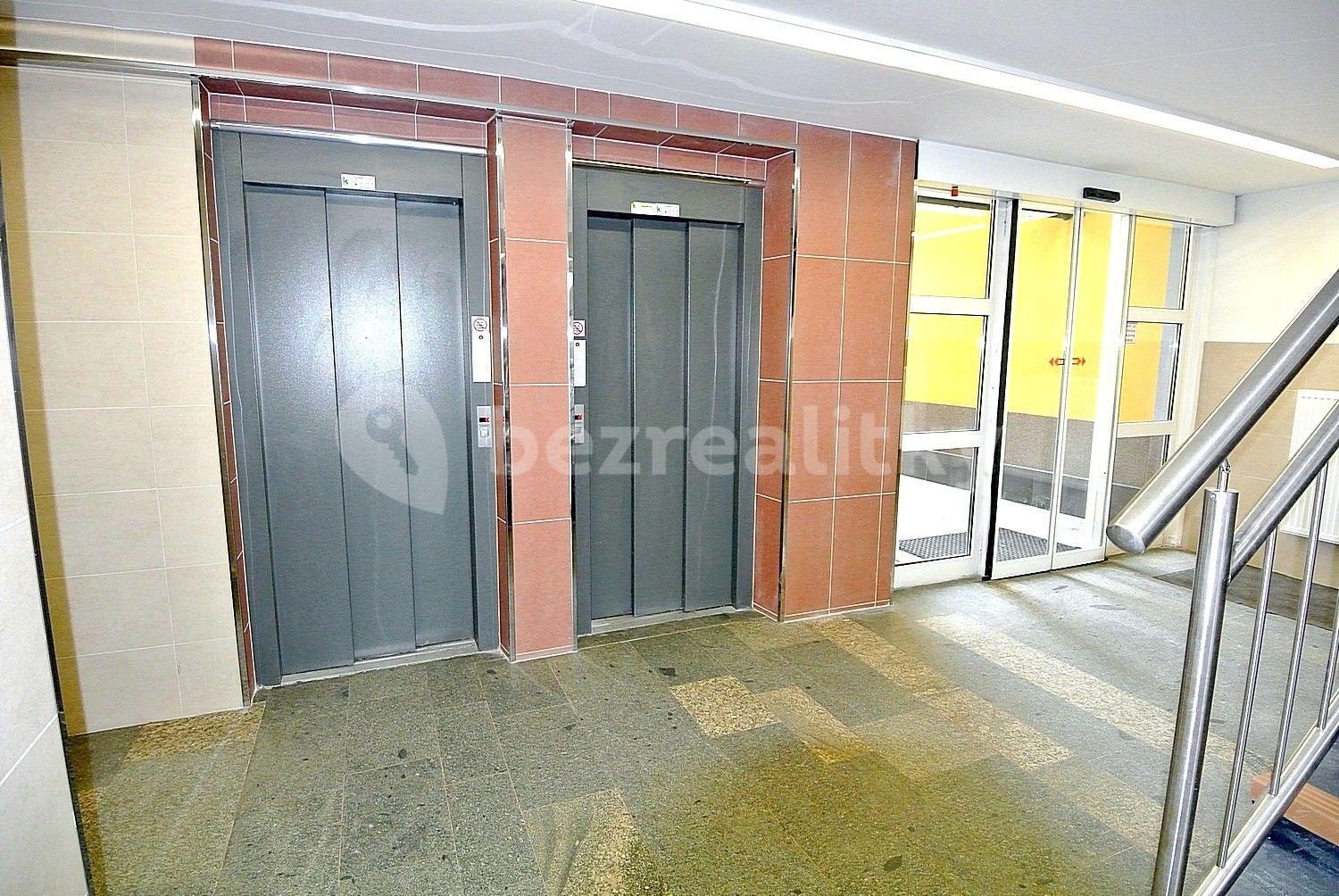 2 bedroom with open-plan kitchen flat for sale, 67 m², Kukelská, Prague, Prague