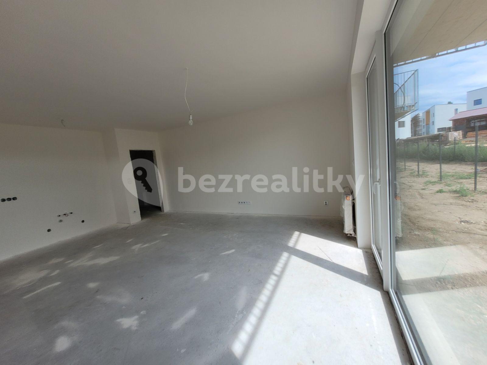 1 bedroom with open-plan kitchen flat for sale, 85 m², Hlavní, Sulice, Středočeský Region