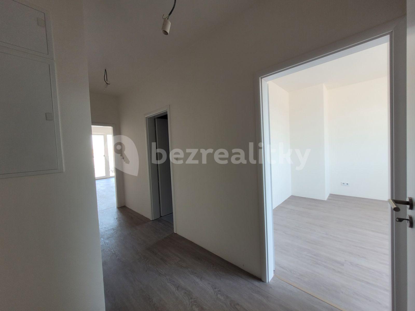 2 bedroom with open-plan kitchen flat for sale, 104 m², Hlavní, Sulice, Středočeský Region