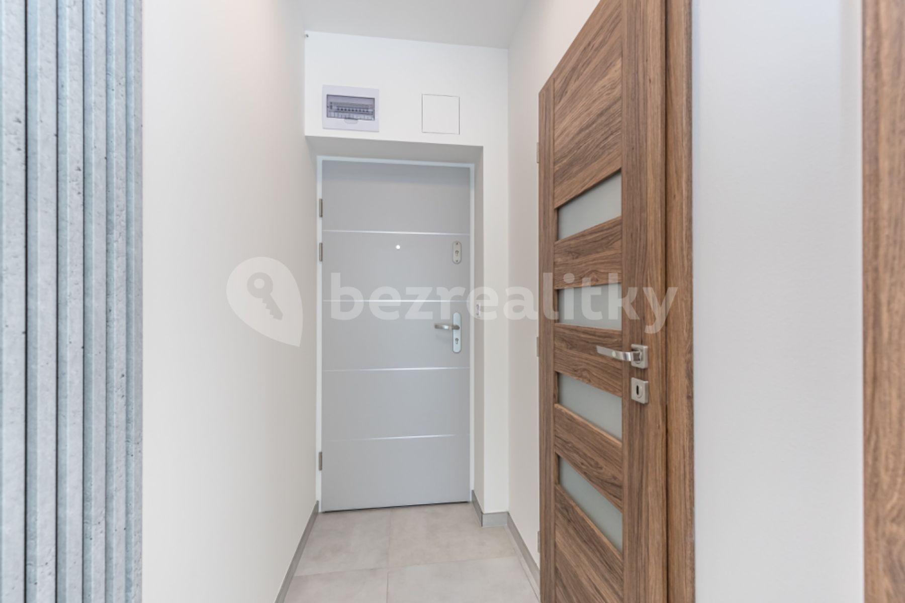 Studio flat to rent, 22 m², Na Vysočanských vinicích, Prague, Prague