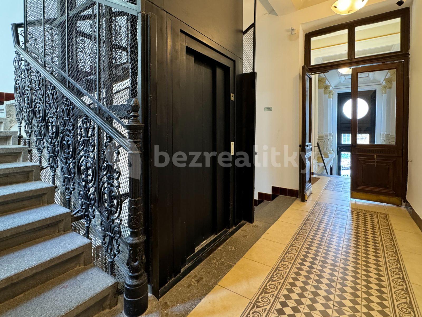 4 bedroom flat to rent, 133 m², Španělská, Prague, Prague