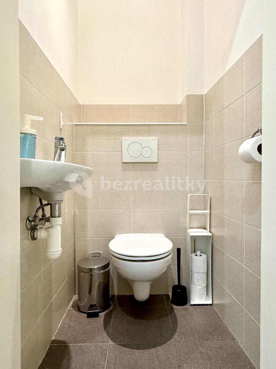 4 bedroom flat to rent, 133 m², Španělská, Prague, Prague