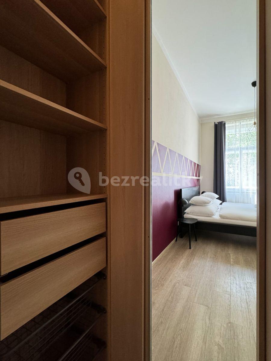 4 bedroom flat to rent, 133 m², Španělská, Prague, Prague