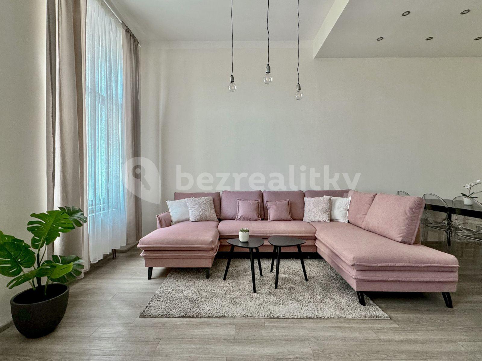 4 bedroom flat to rent, 133 m², Španělská, Prague, Prague