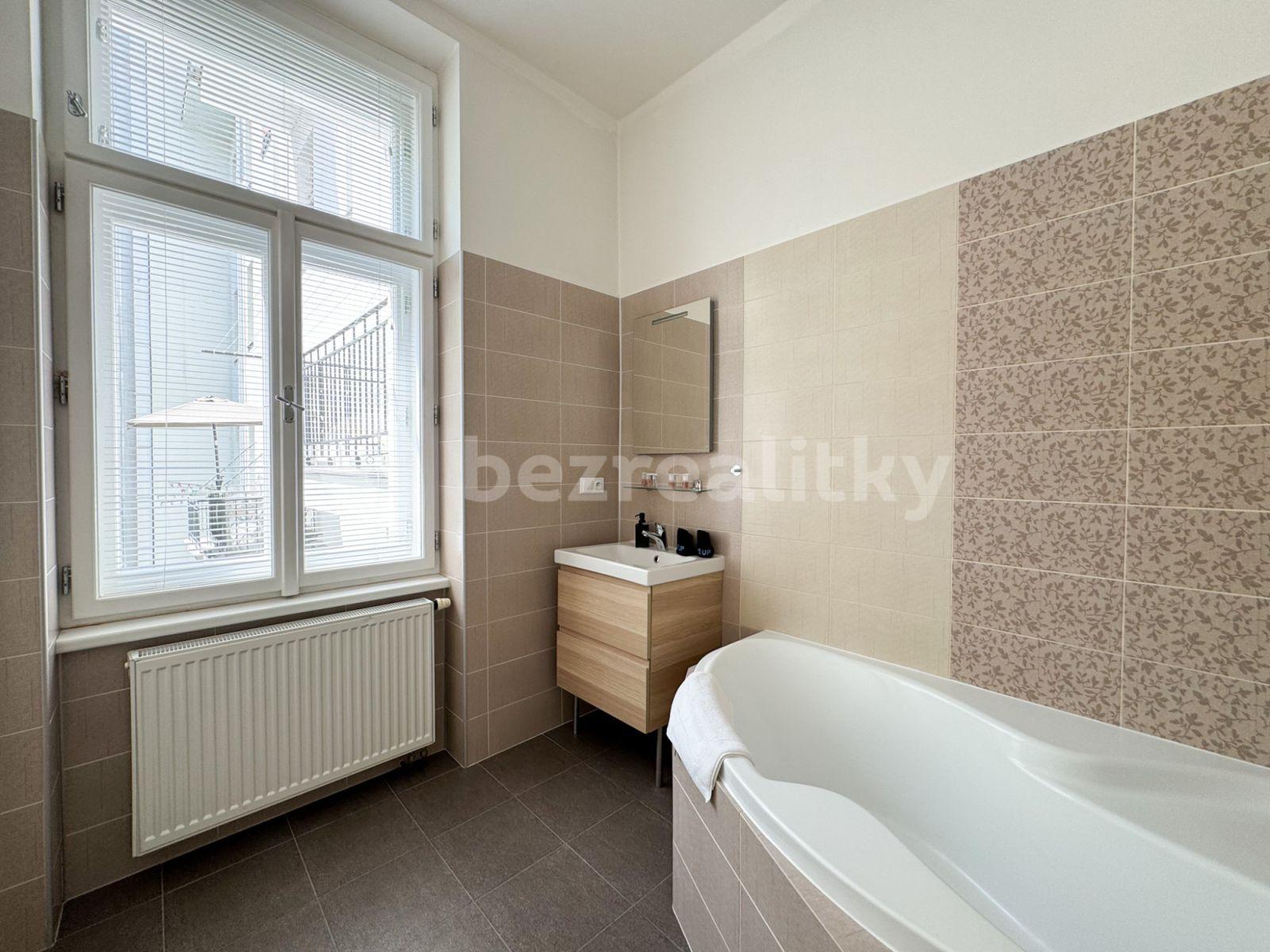 4 bedroom flat to rent, 133 m², Španělská, Prague, Prague