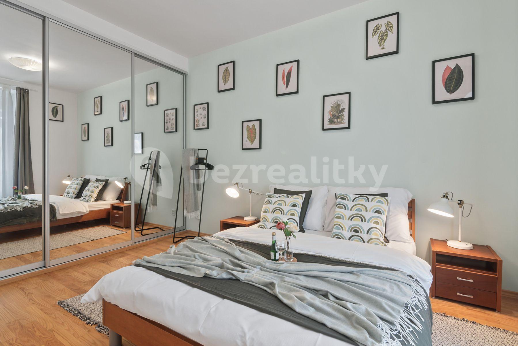 2 bedroom flat to rent, 51 m², Slezská, Prague, Prague