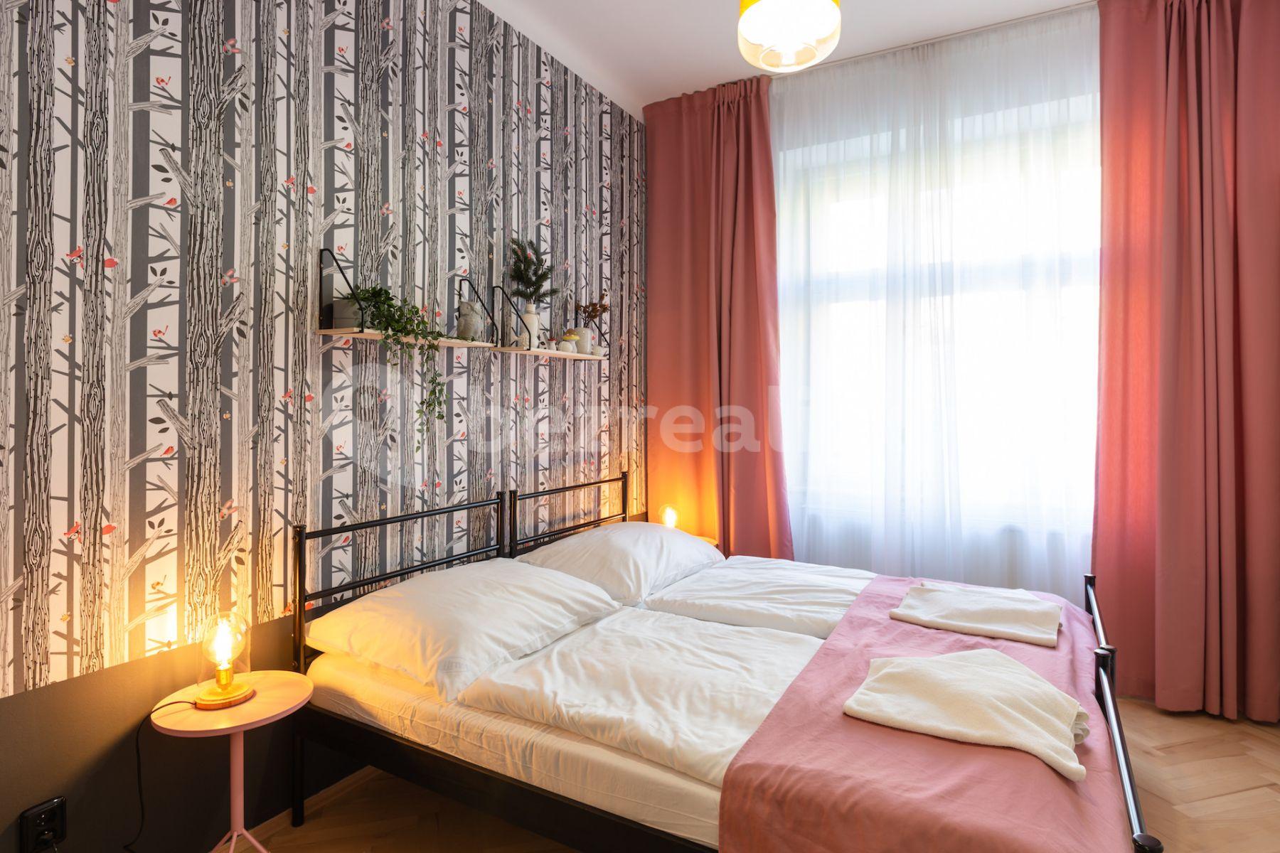 2 bedroom with open-plan kitchen flat to rent, 90 m², Blanická, Prague, Prague