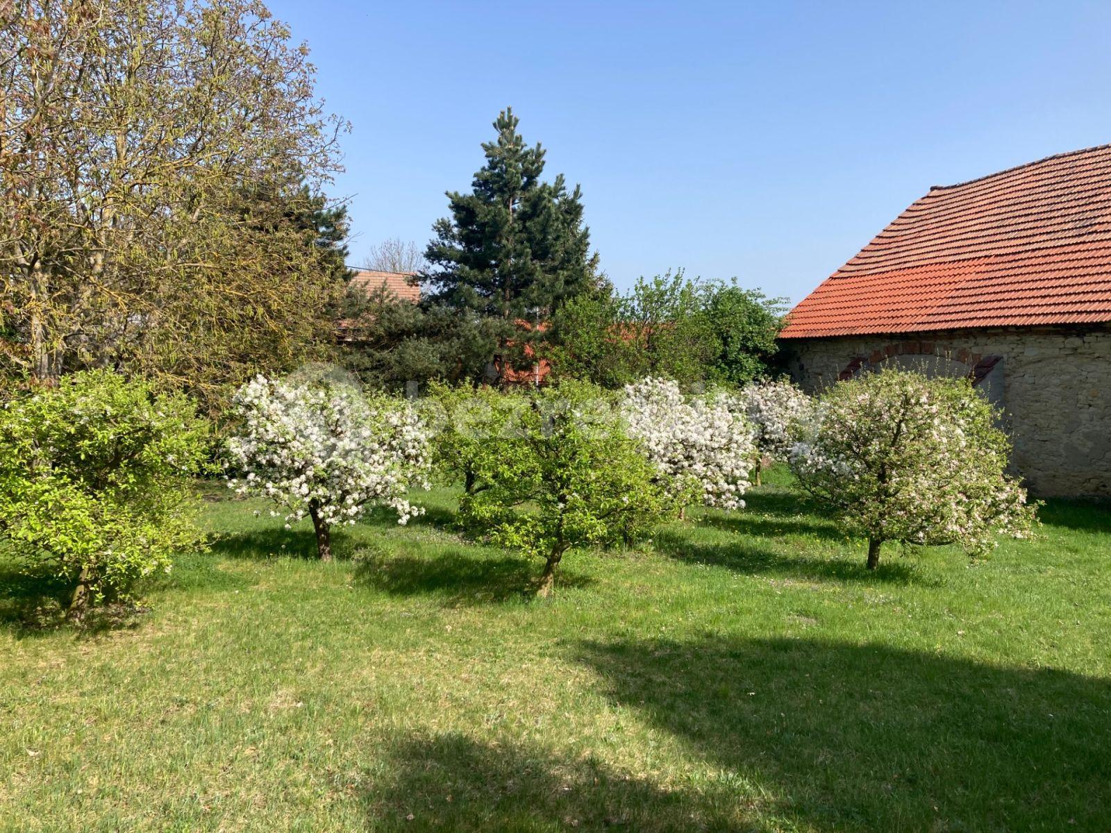 plot for sale, 1,605 m², Milovice, Středočeský Region