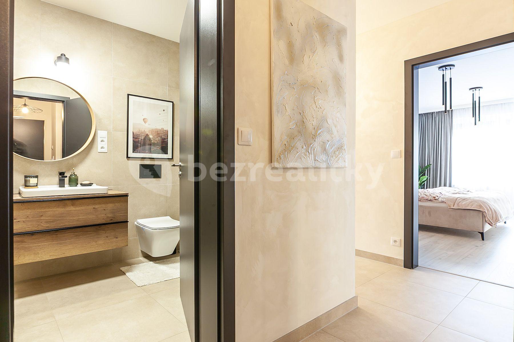 1 bedroom with open-plan kitchen flat for sale, 58 m², Klapálkova, Prague, Prague