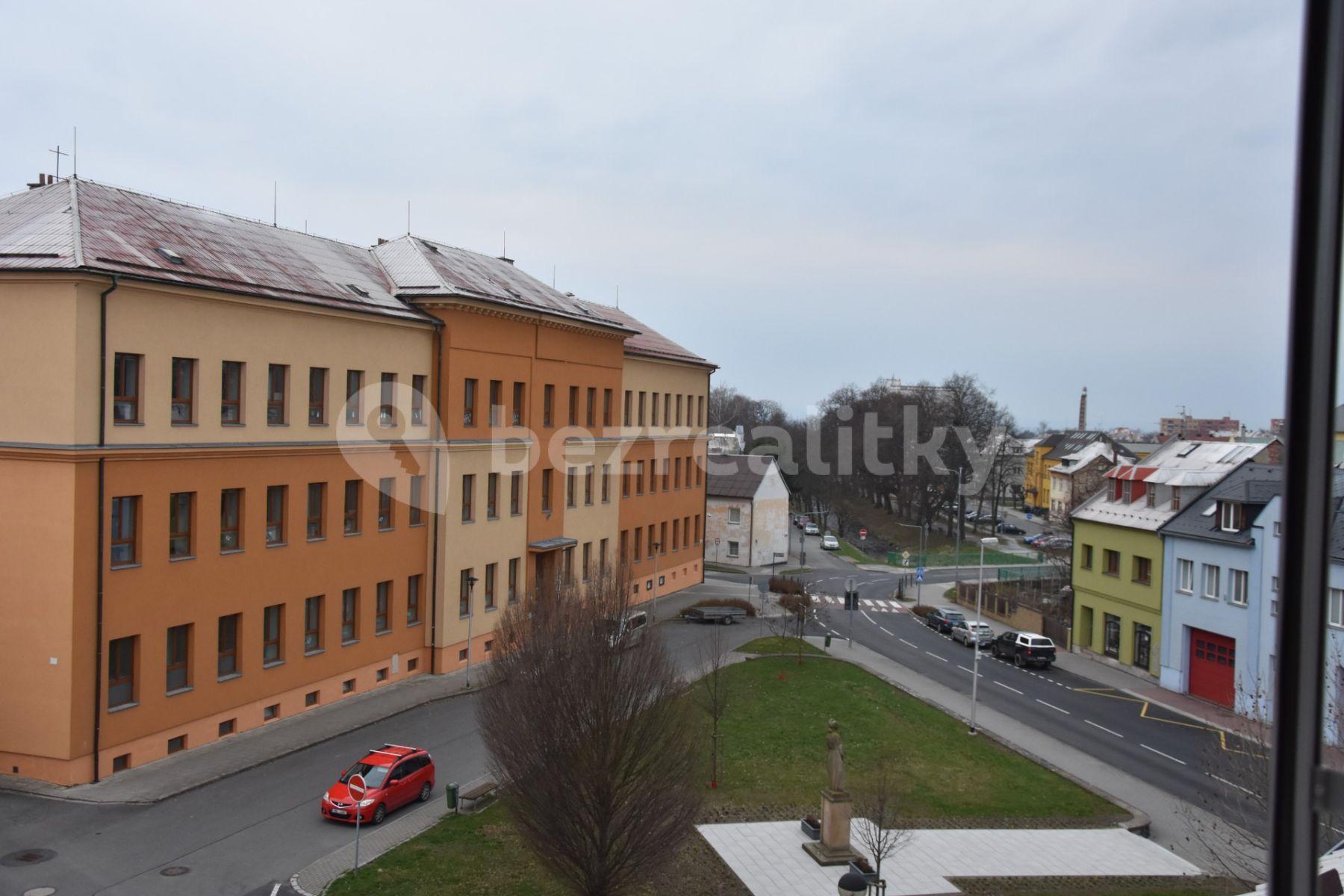 3 bedroom with open-plan kitchen flat to rent, 153 m², náměstí Svobody, Šternberk, Olomoucký Region