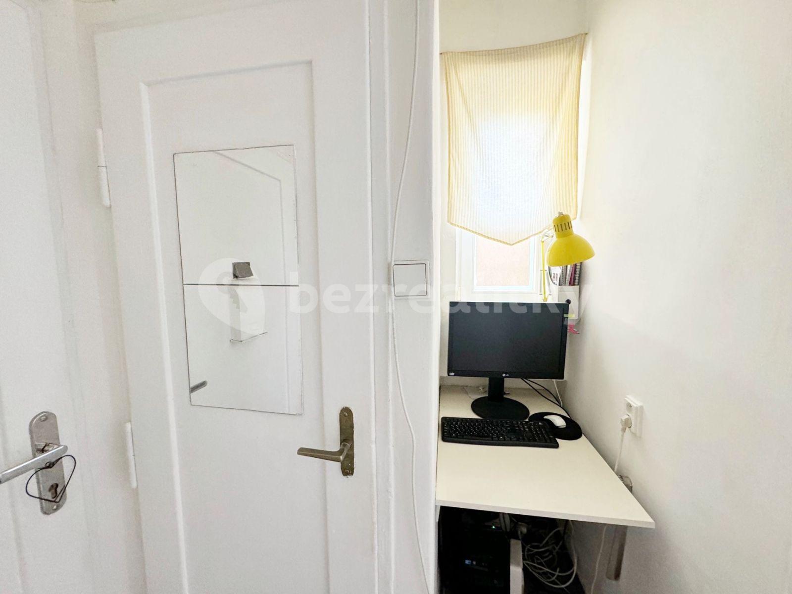 Studio flat to rent, 26 m², U Vinohradské nemocnice, Prague, Prague