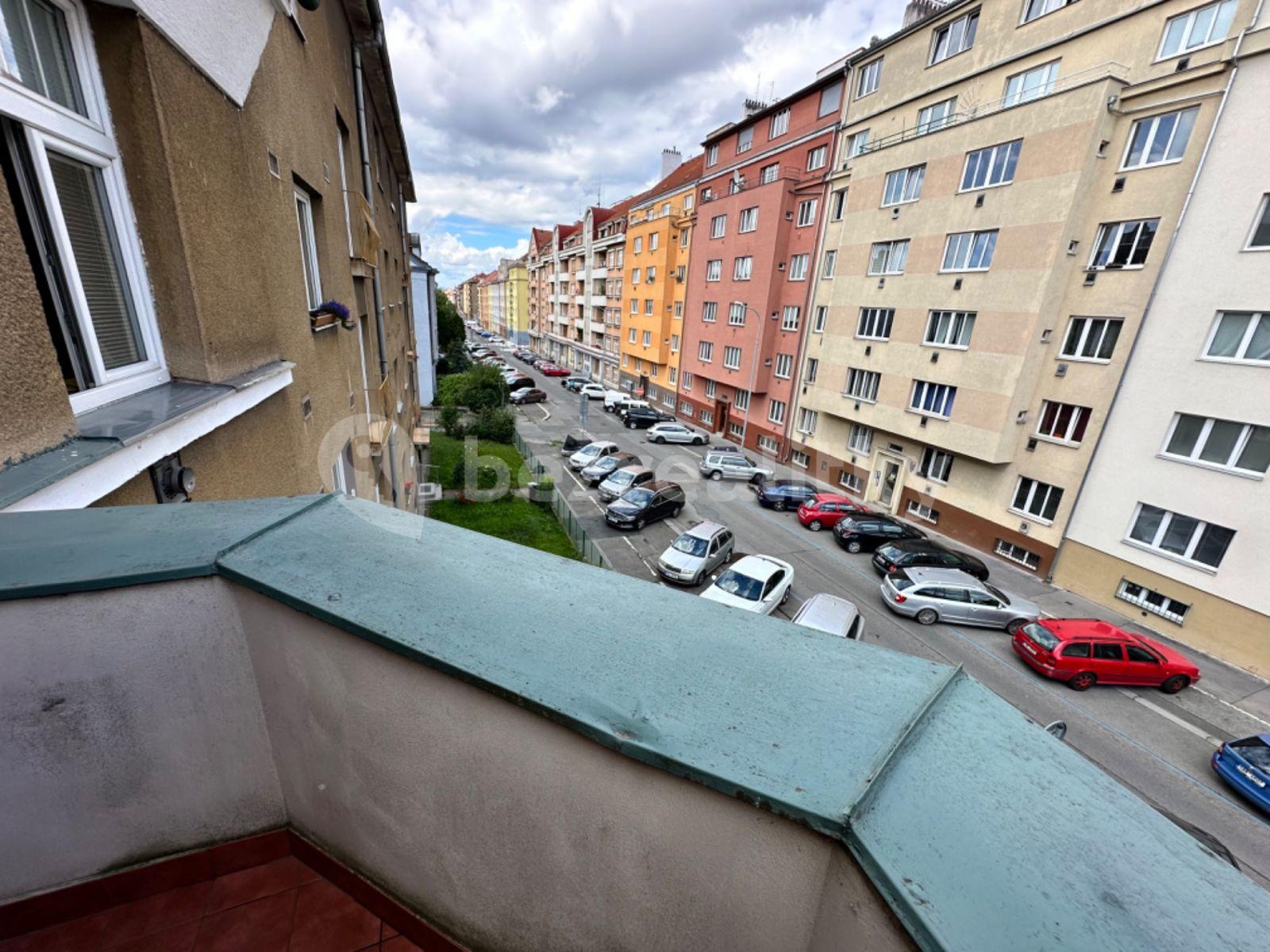 1 bedroom with open-plan kitchen flat for sale, 45 m², Jeseniova, Prague, Prague