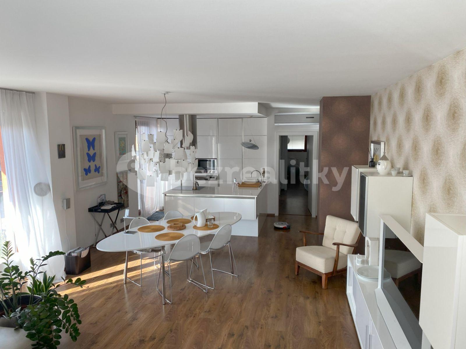 1 bedroom with open-plan kitchen flat for sale, 85 m², Na Maninách, Prague, Prague