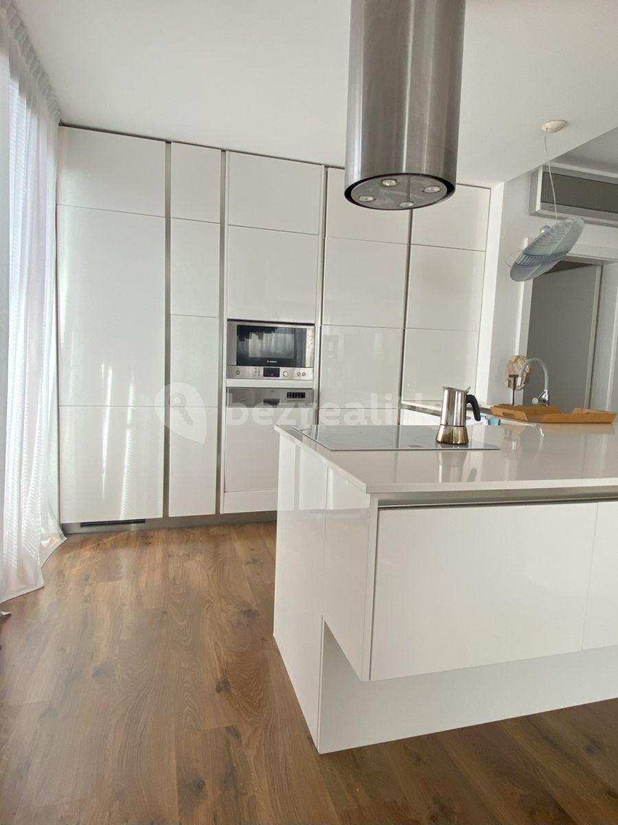 1 bedroom with open-plan kitchen flat for sale, 85 m², Na Maninách, Prague, Prague