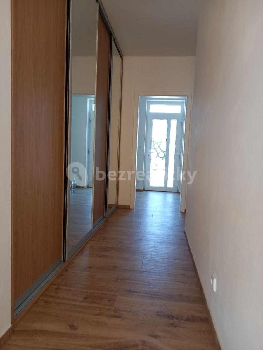 house to rent, 180 m², Lipová, Sulice, Středočeský Region