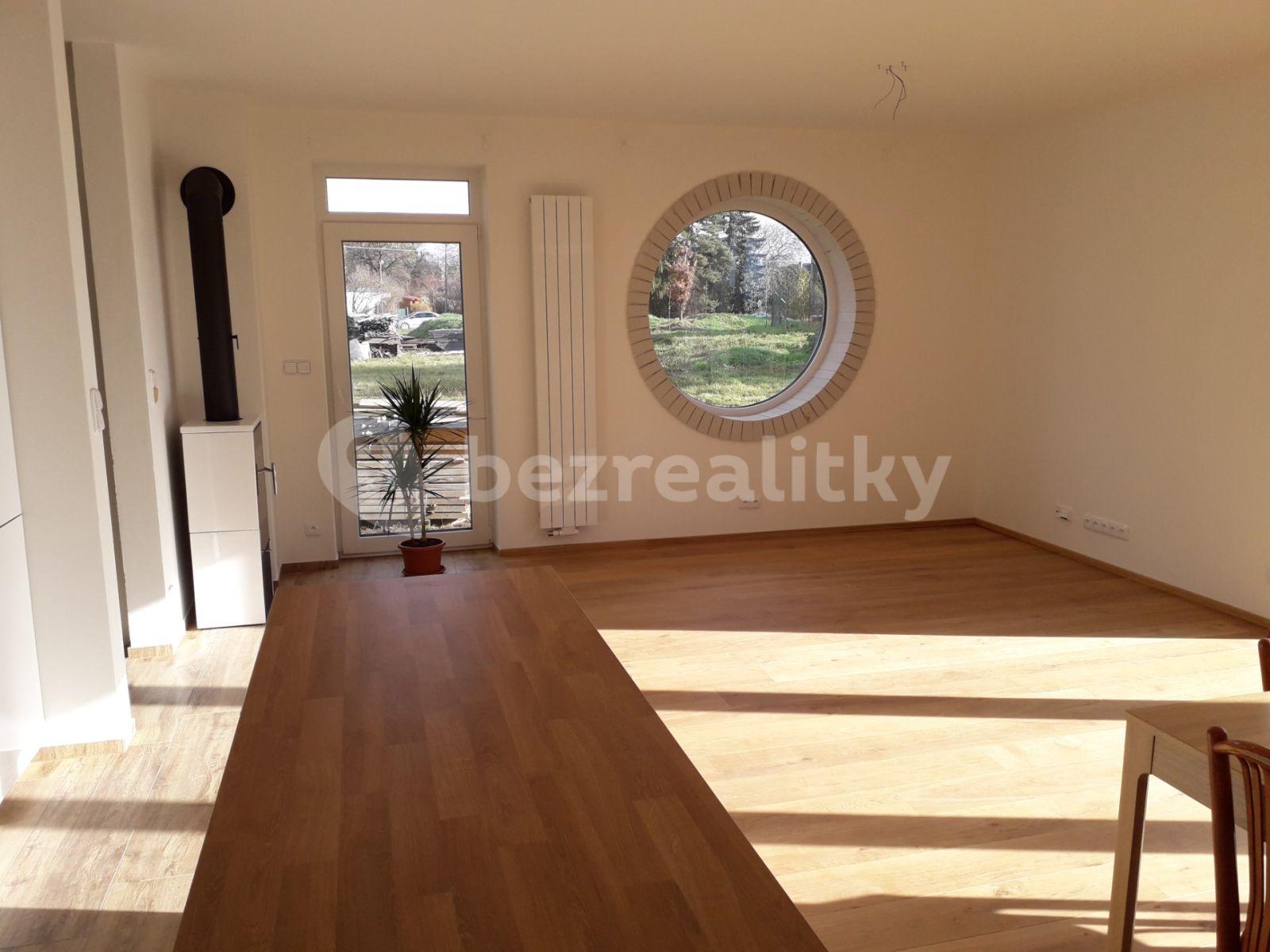 house to rent, 180 m², Lipová, Sulice, Středočeský Region