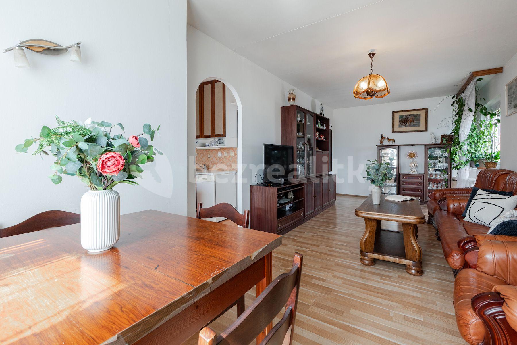 3 bedroom flat for sale, 70 m², Střekovská, Prague, Prague